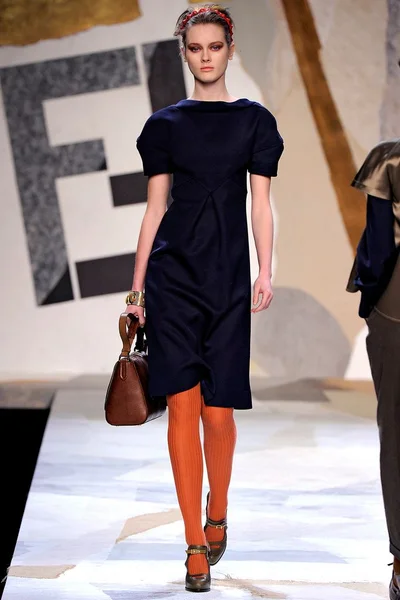Look 4